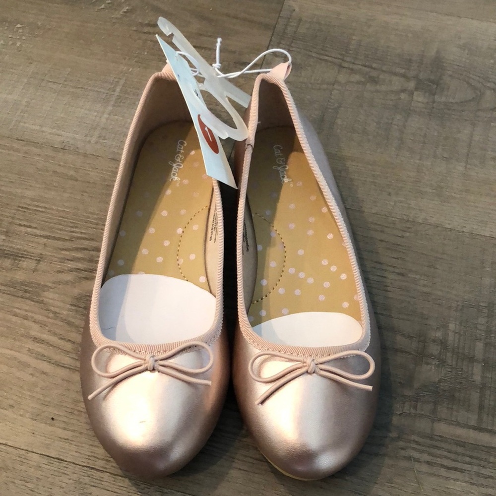 Girls dress shoes. Rose gold. NWT